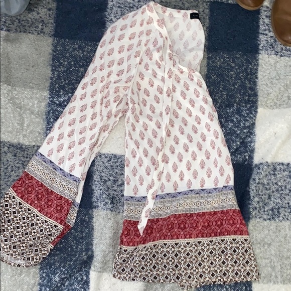 Blouse - Picture 2 of 3